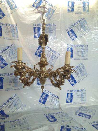 Lámpara de bronce clásica restaurada